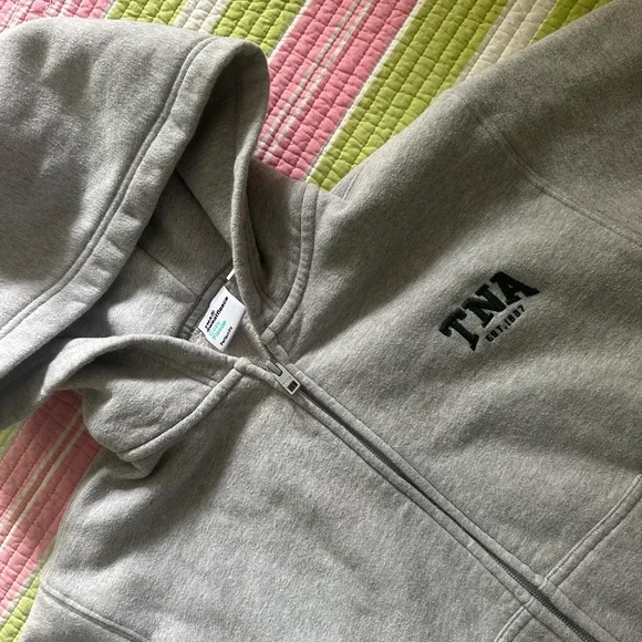 ARITZIA TNA ZIP UP - Picture 2 of 3